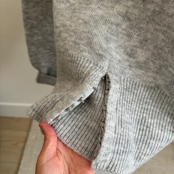 Lioness Gray Sweater Size S - Picture 2 of 4